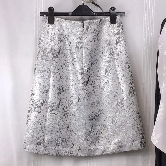 🪞Ellen Tracy Silver Metallic A-Line Knee Length Lined Back Zip - Picture 3 of 9